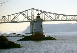 Lighthouse and Tappan Zee Bridge